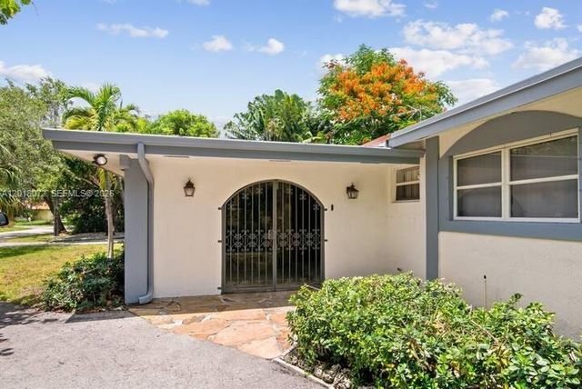 13325 SW 84th Avenue, Pinecrest, FL 33156