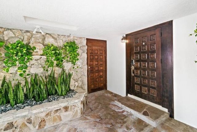 13325 SW 84th Avenue, Pinecrest, FL 33156