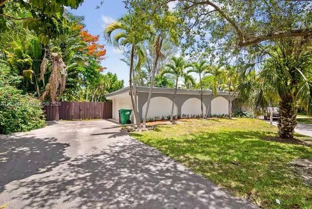13325 SW 84th Avenue, Pinecrest, FL 33156