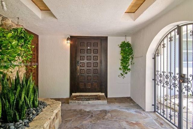 13325 SW 84th Avenue, Pinecrest, FL 33156