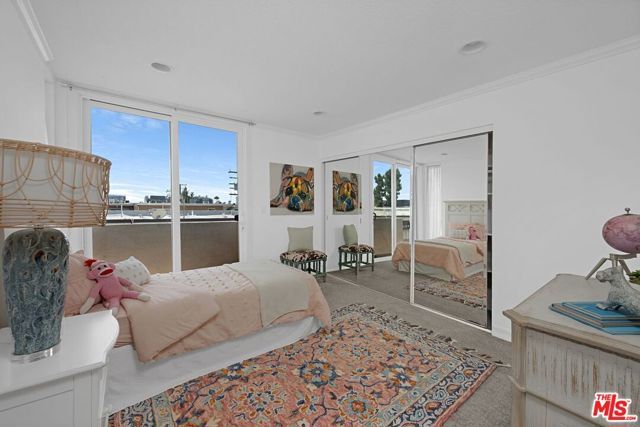 723 Westmount Drive 305, West Hollywood, CA 90069