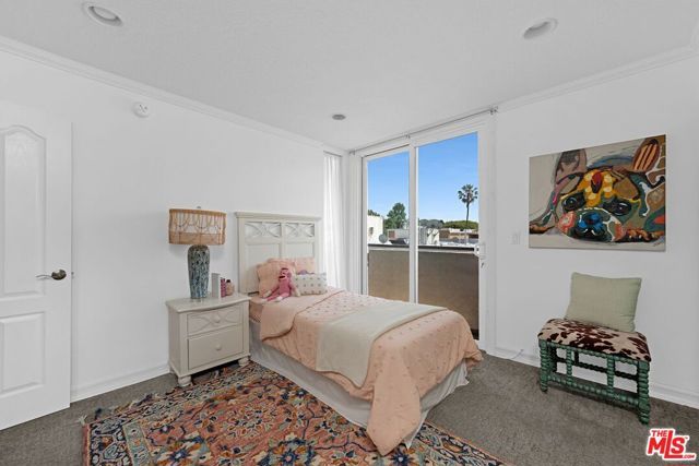 723 Westmount Drive 305, West Hollywood, CA 90069