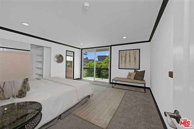 723 Westmount Drive 305, West Hollywood, CA 90069