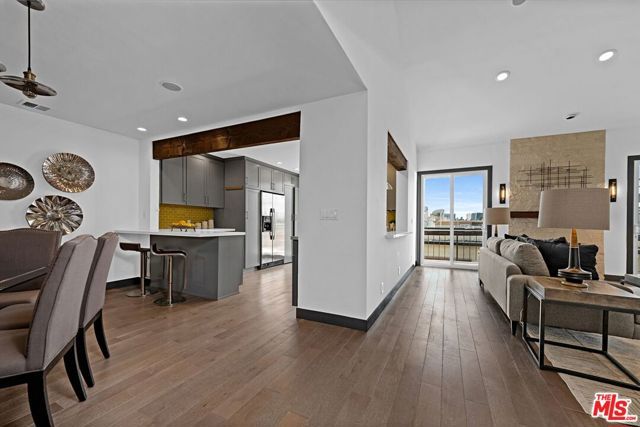 723 Westmount Drive 305, West Hollywood, CA 90069