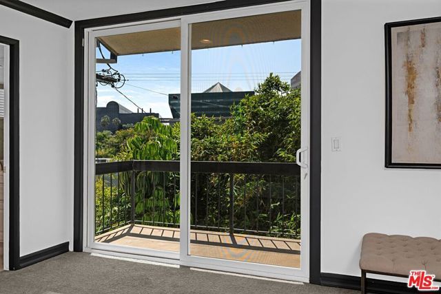 723 Westmount Drive 305, West Hollywood, CA 90069