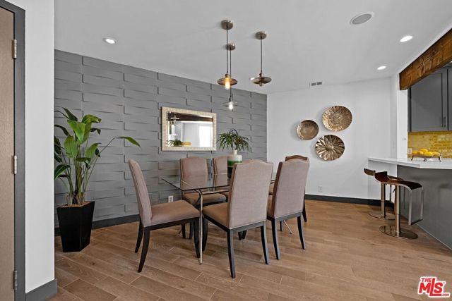723 Westmount Drive 305, West Hollywood, CA 90069