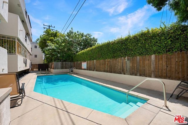 723 Westmount Drive 305, West Hollywood, CA 90069