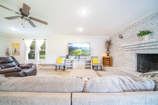 13557 State Highway 154 E, Diana, TX 75640