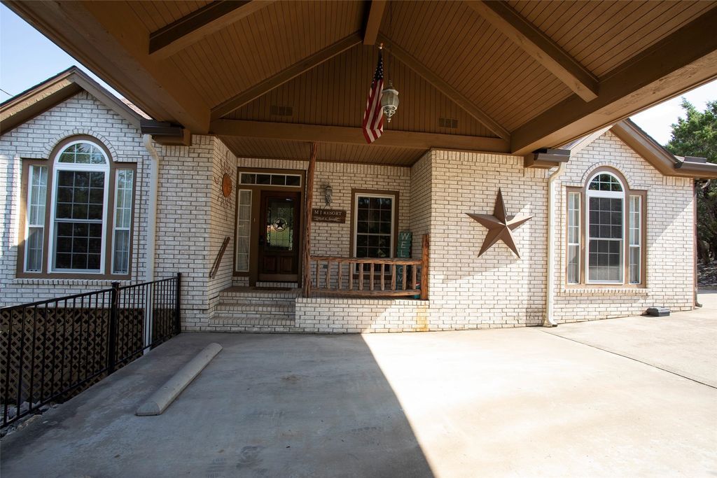 880 Cliffs Drive, Possum Kingdom Lake, TX 76449