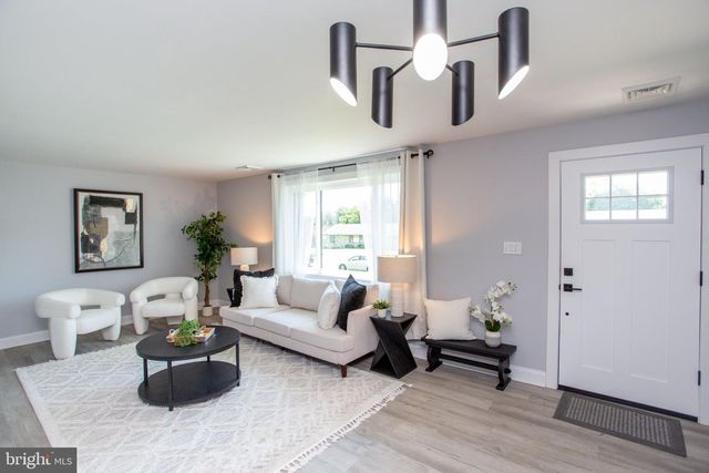 123 HOLLY RD, Southampton, PA 18966