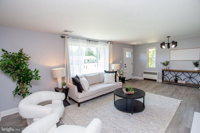 123 HOLLY RD, Southampton, PA 18966