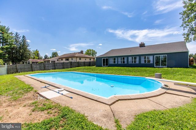 123 HOLLY RD, Southampton, PA 18966