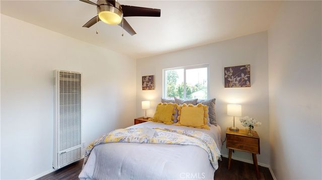 5430 Woodlake Avenue, Woodland Hills, CA 91367