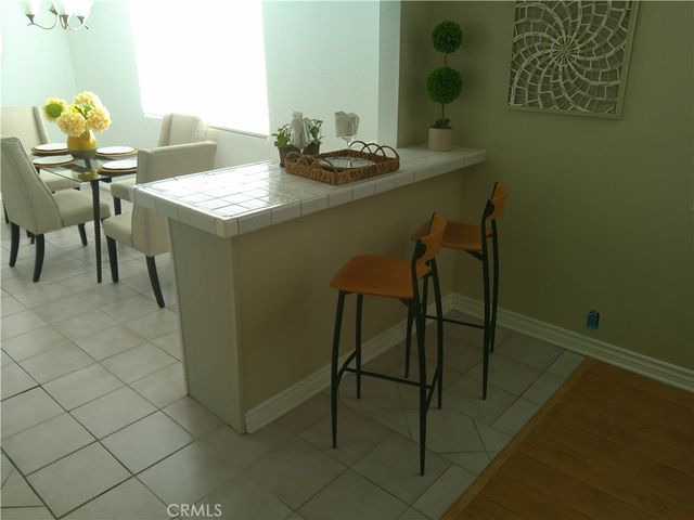 5430 Woodlake Avenue, Woodland Hills, CA 91367