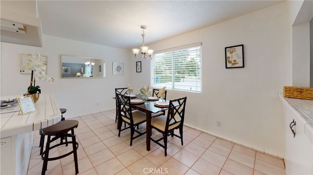 5430 Woodlake Avenue, Woodland Hills, CA 91367