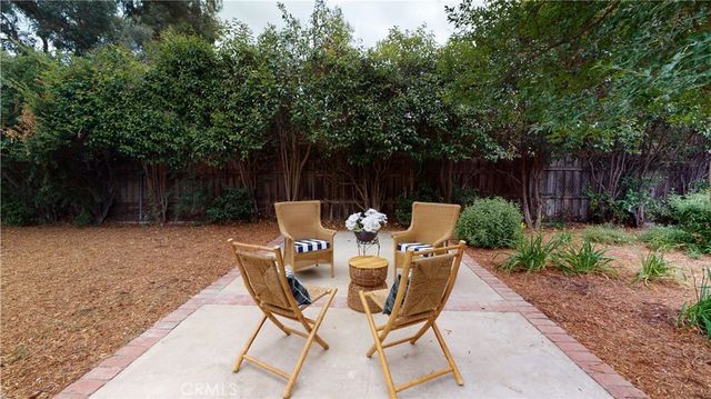 5430 Woodlake Avenue, Woodland Hills, CA 91367