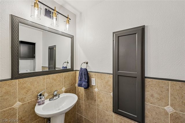 2600 La Solana Way, Las Vegas, NV 89102