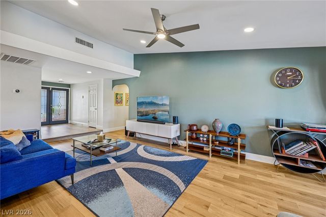 2600 La Solana Way, Las Vegas, NV 89102