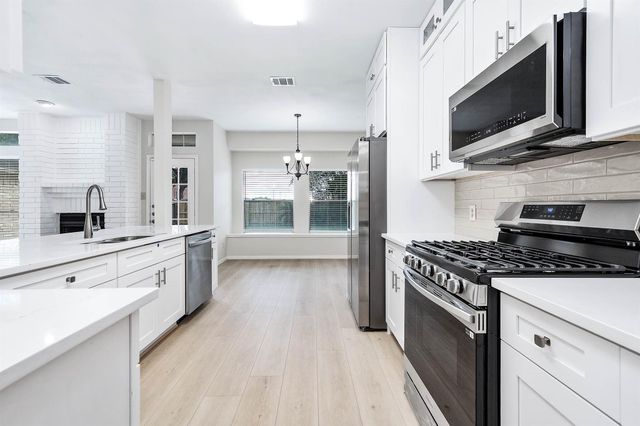 4718 Sunshine Drive, Sugar Land, TX 77479