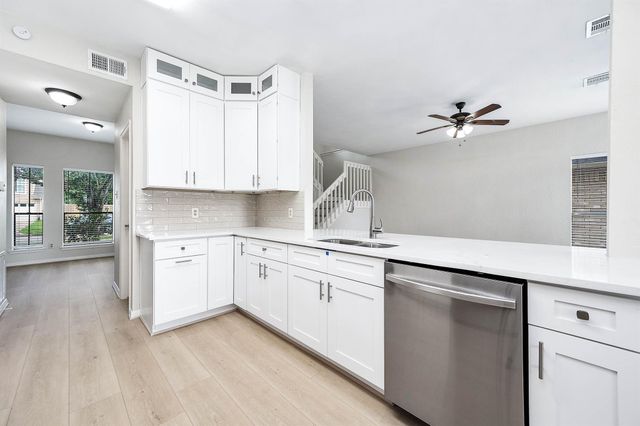 4718 Sunshine Drive, Sugar Land, TX 77479