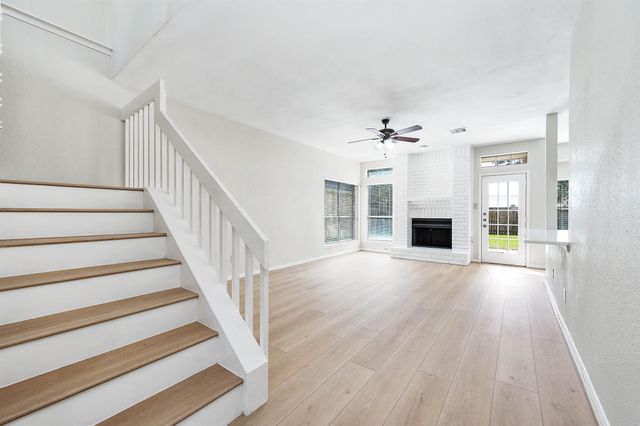 4718 Sunshine Drive, Sugar Land, TX 77479