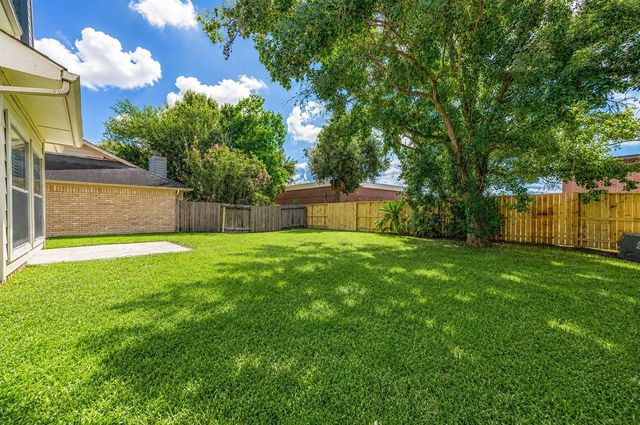4718 Sunshine Drive, Sugar Land, TX 77479