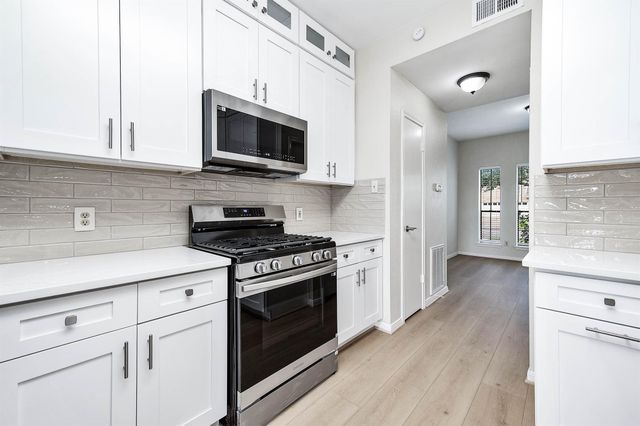 4718 Sunshine Drive, Sugar Land, TX 77479