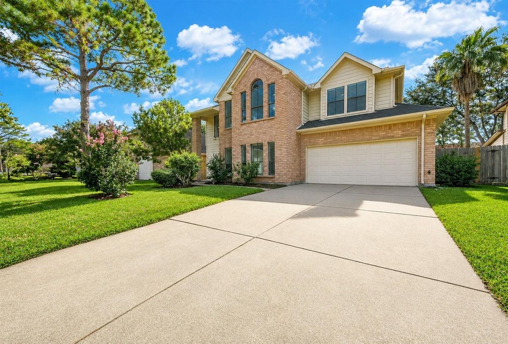 4718 Sunshine Drive, Sugar Land, TX 77479