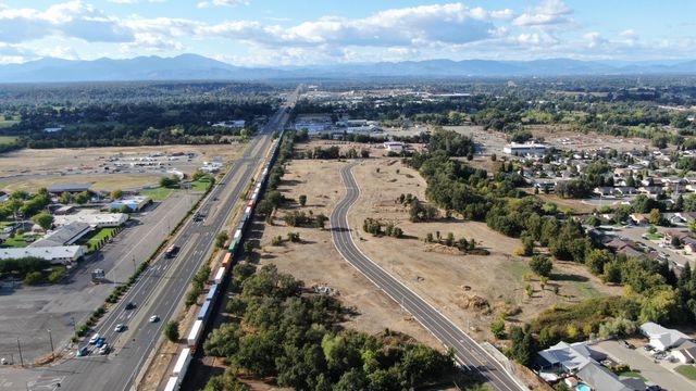 East Street, Anderson, CA 96007