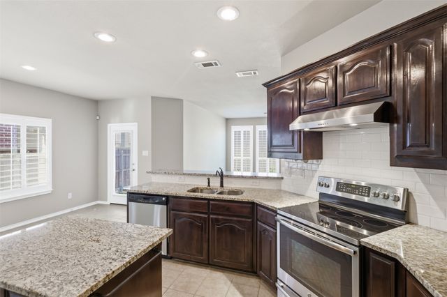 11025 Hawks Landing Road, Fort Worth, TX 76052