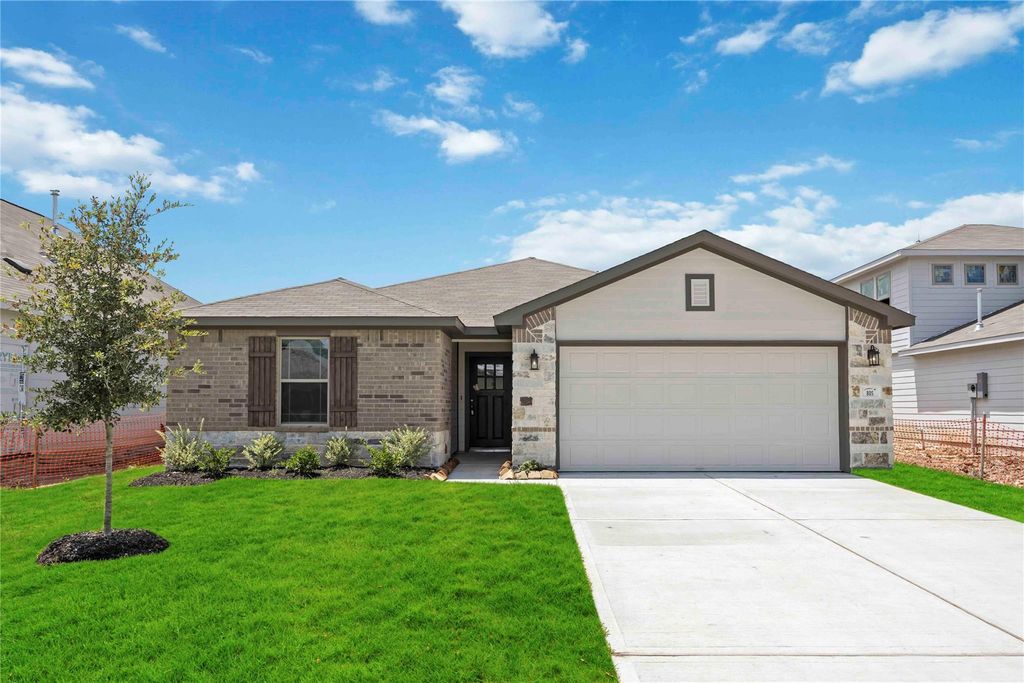 805 Clear Valley Lane, Dayton, TX 77535