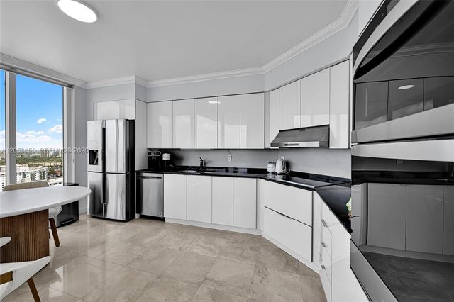 19111 Collins Avenue 2704, Sunny Isles Beach, FL 33160