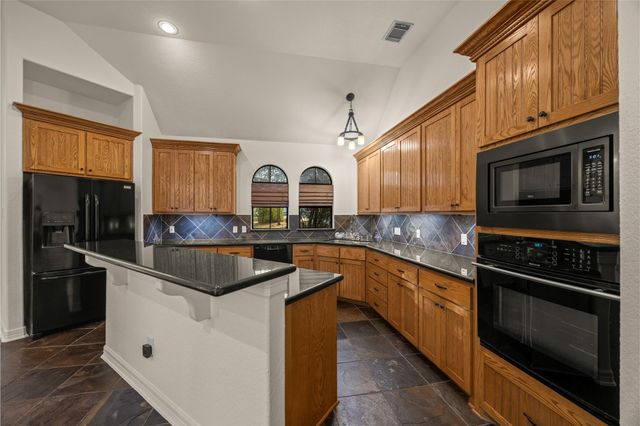 26150 Crown Ranch Boulevard, Montgomery, TX 77316