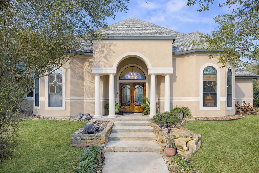 26150 Crown Ranch Boulevard, Montgomery, TX 77316