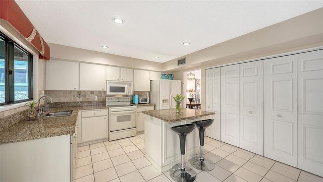 4638 WILLOW WOOD CIRCLE 34, Sarasota, FL 34241