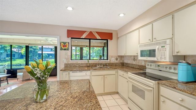 4638 WILLOW WOOD CIRCLE 34, Sarasota, FL 34241