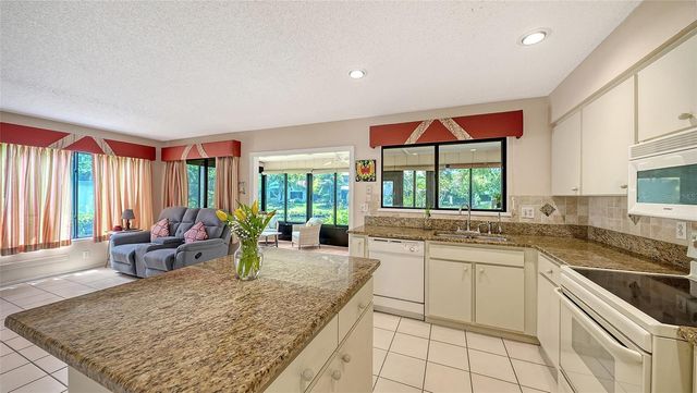 4638 WILLOW WOOD CIRCLE 34, Sarasota, FL 34241