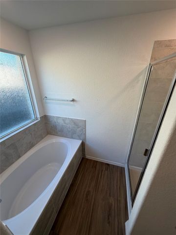 108 Esparza DR, Bastrop, TX 78602