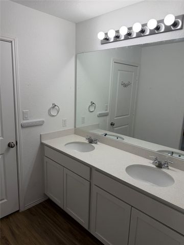 108 Esparza DR, Bastrop, TX 78602