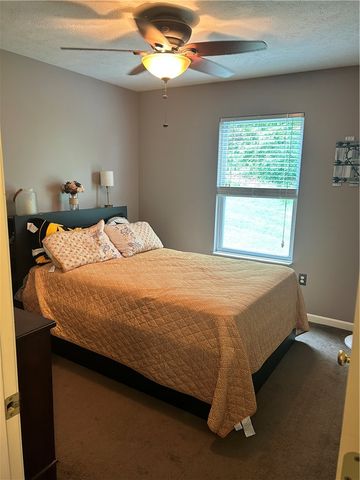 1212 Canterbury Dr, North Fayette, PA 15126