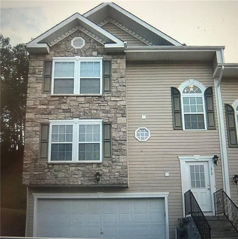 1212 Canterbury Dr, North Fayette, PA 15126