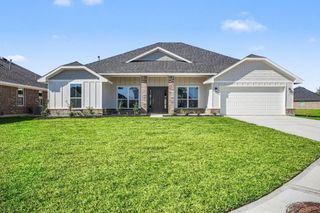 10 Keystone Court, Angleton, TX 77515