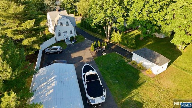 85 Kinnelon Road, Kinnelon Borough, NJ 07405