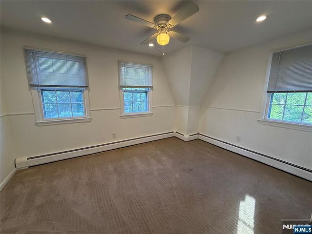 85 Kinnelon Road, Kinnelon Borough, NJ 07405