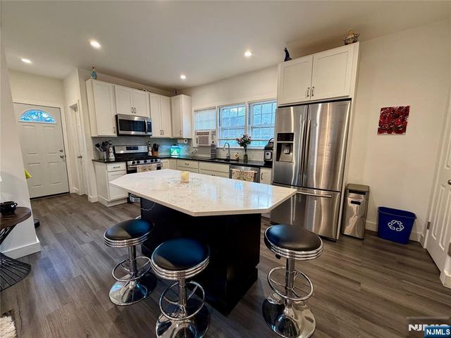 85 Kinnelon Road, Kinnelon Borough, NJ 07405