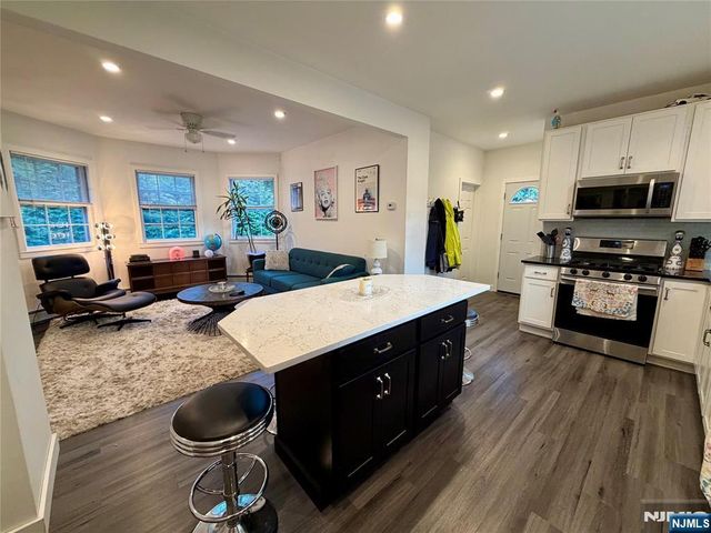85 Kinnelon Road, Kinnelon Borough, NJ 07405