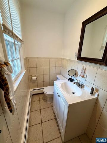 85 Kinnelon Road, Kinnelon Borough, NJ 07405