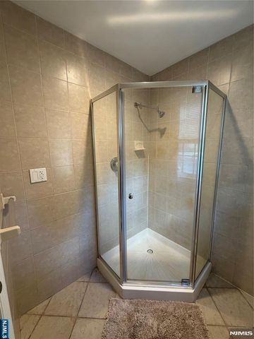 85 Kinnelon Road, Kinnelon Borough, NJ 07405