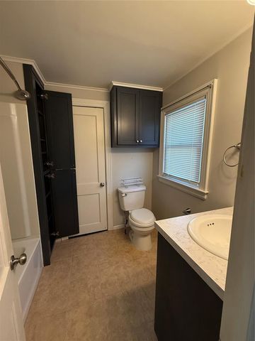 2014 E Chestnut Avenue, Enid, OK 73701