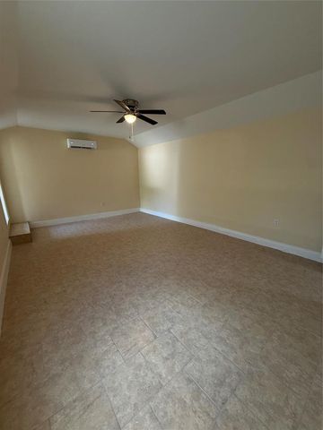 2014 E Chestnut Avenue, Enid, OK 73701